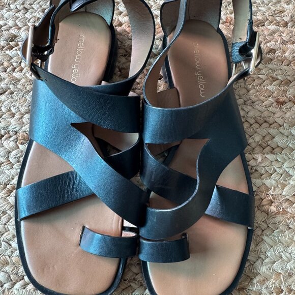 Mellow Yellow Black Leather Sandals - Size EU 39 / US 8.5-9 🖤 - Picture 8 of 8